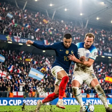 b1-english-listening-sports-vocabulary-football France and England football match. Learn B1 sports vocabulary and practice English listening with Listenglish.